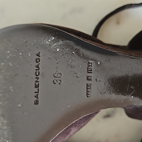 BALENCIAGA - silky soft rich chocolate brown suede sandals - Picture 7 of 7